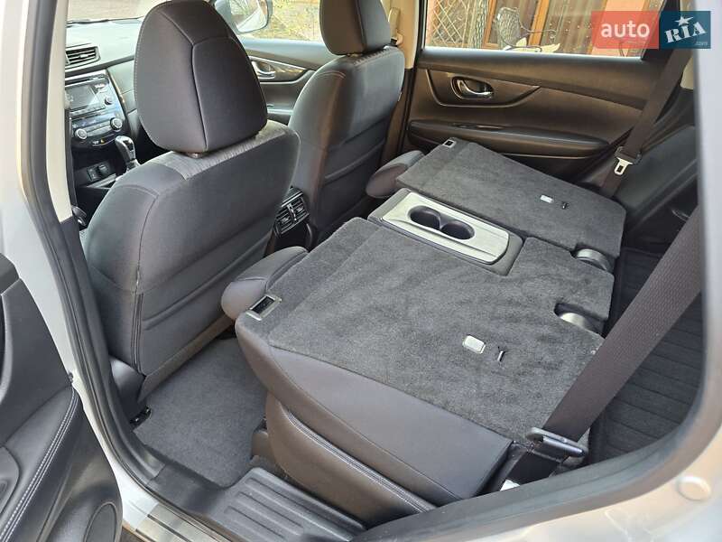 Позашляховик / Кросовер Nissan Rogue 2017 в Мукачевому