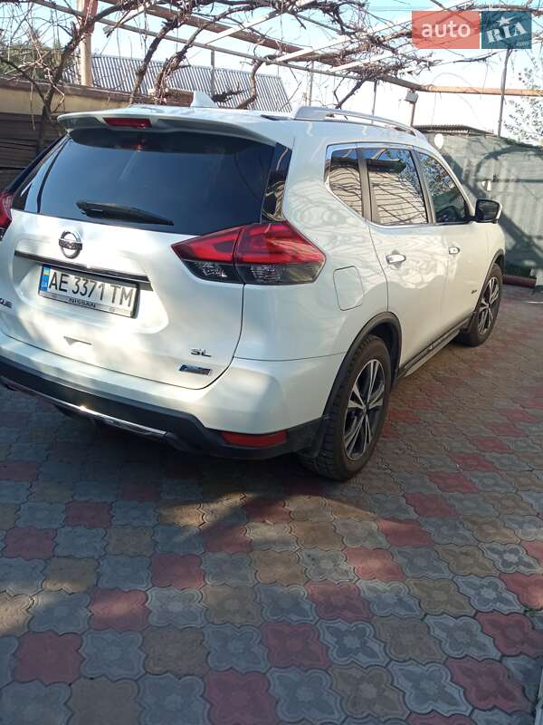 Внедорожник / Кроссовер Nissan Rogue 2017 в Днепре