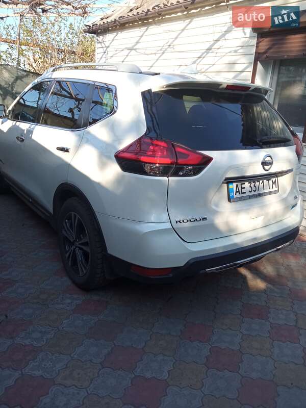Внедорожник / Кроссовер Nissan Rogue 2017 в Днепре