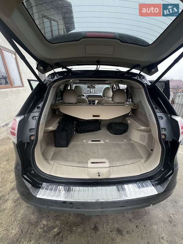 Внедорожник / Кроссовер Nissan Rogue 2014 в Черновцах