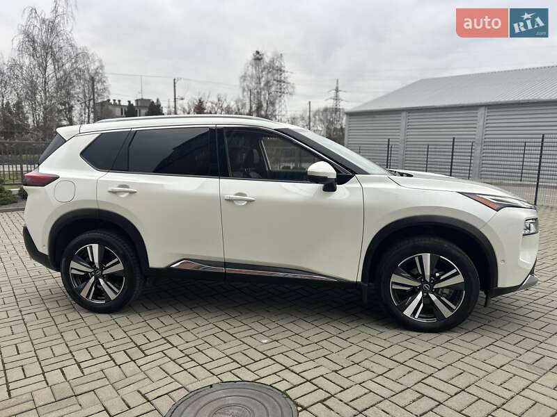 Внедорожник / Кроссовер Nissan Rogue 2022 в Львове