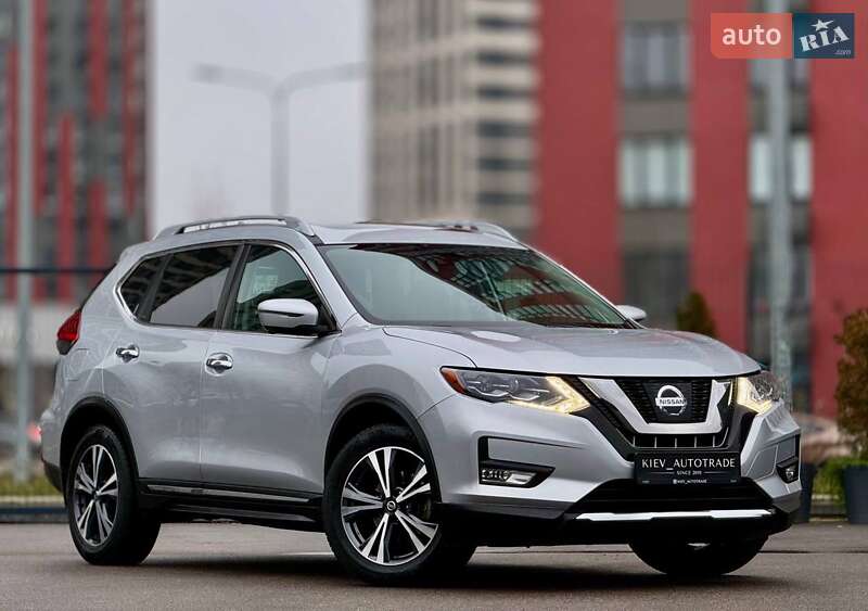 Внедорожник / Кроссовер Nissan Rogue 2017 в Киеве