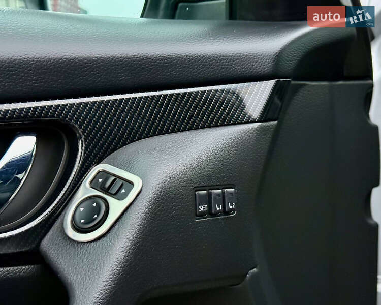 Внедорожник / Кроссовер Nissan Rogue 2017 в Киеве