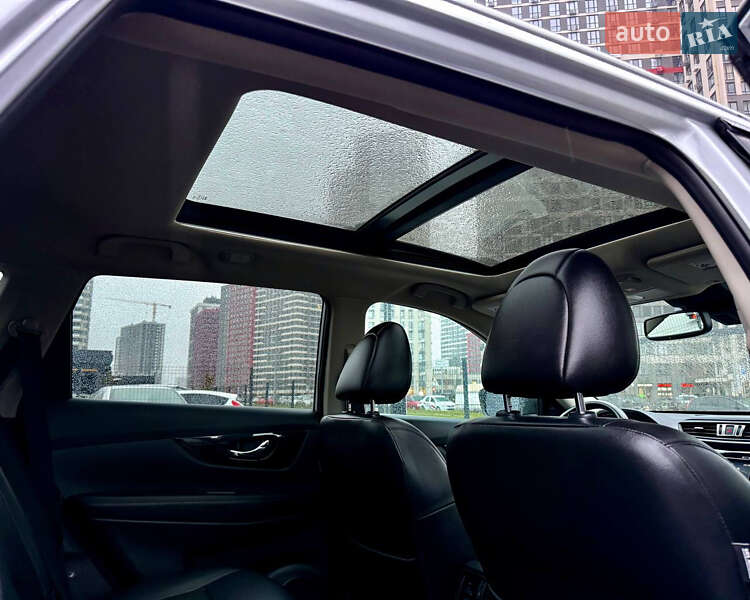 Внедорожник / Кроссовер Nissan Rogue 2017 в Киеве