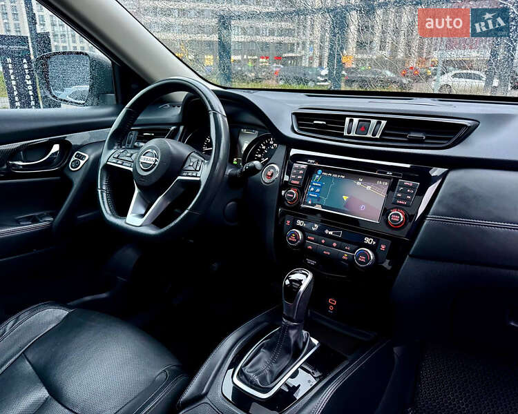 Внедорожник / Кроссовер Nissan Rogue 2017 в Киеве