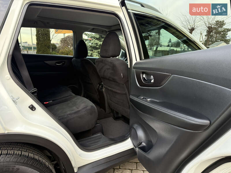 Позашляховик / Кросовер Nissan Rogue 2016 в Львові фото 33 Позашляховик / Кросовер Nissan Rogue 2016 в Львові