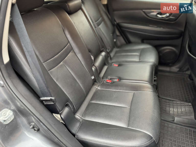 Внедорожник / Кроссовер Nissan Rogue 2015 в Киеве