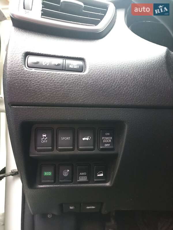 Позашляховик / Кросовер Nissan Rogue 2016 в Дрогобичі