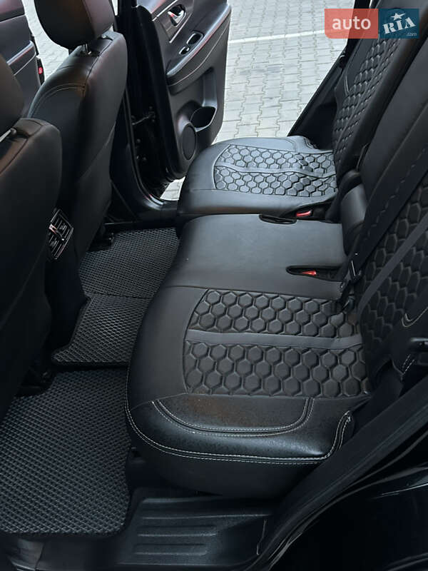 Внедорожник / Кроссовер Nissan Rogue 2016 в Вознесенске