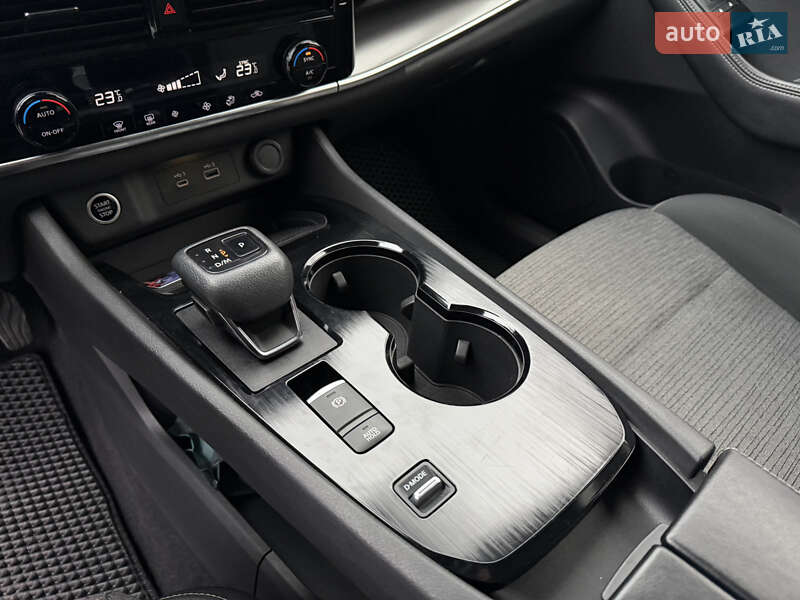 Внедорожник / Кроссовер Nissan Rogue 2021 в Запорожье