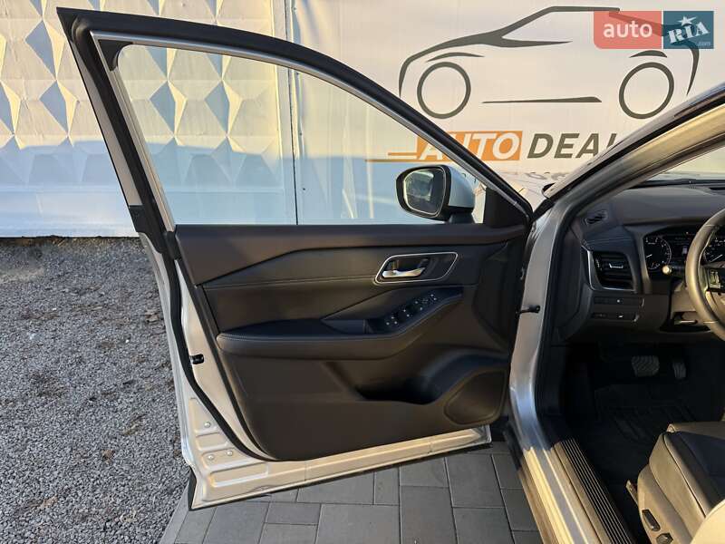 Позашляховик / Кросовер Nissan Rogue 2020 в Києві