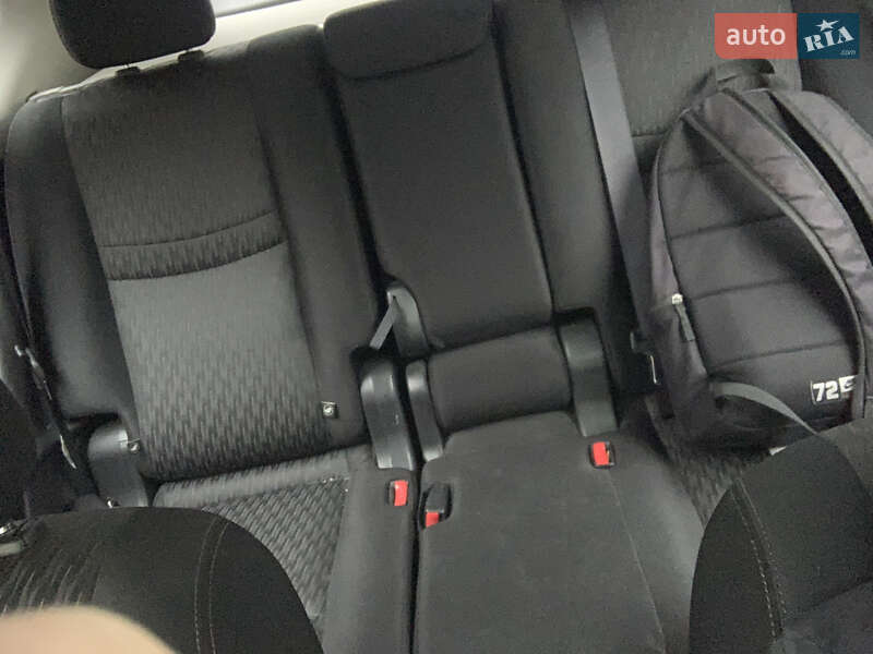 Позашляховик / Кросовер Nissan Rogue 2016 в Києві