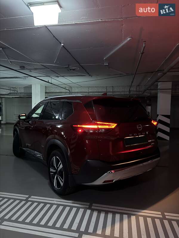 Позашляховик / Кросовер Nissan Rogue 2023 в Києві