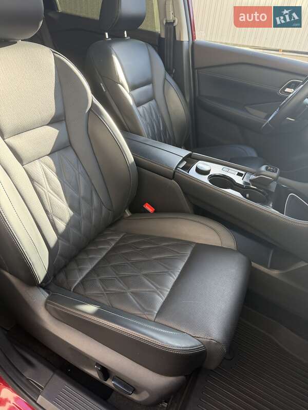 Позашляховик / Кросовер Nissan Rogue 2023 в Києві