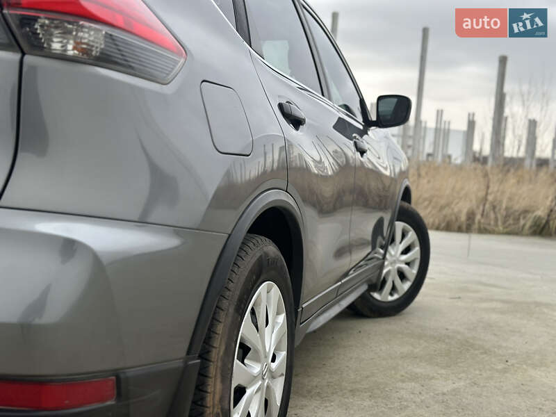 Позашляховик / Кросовер Nissan Rogue 2016 в Коростені