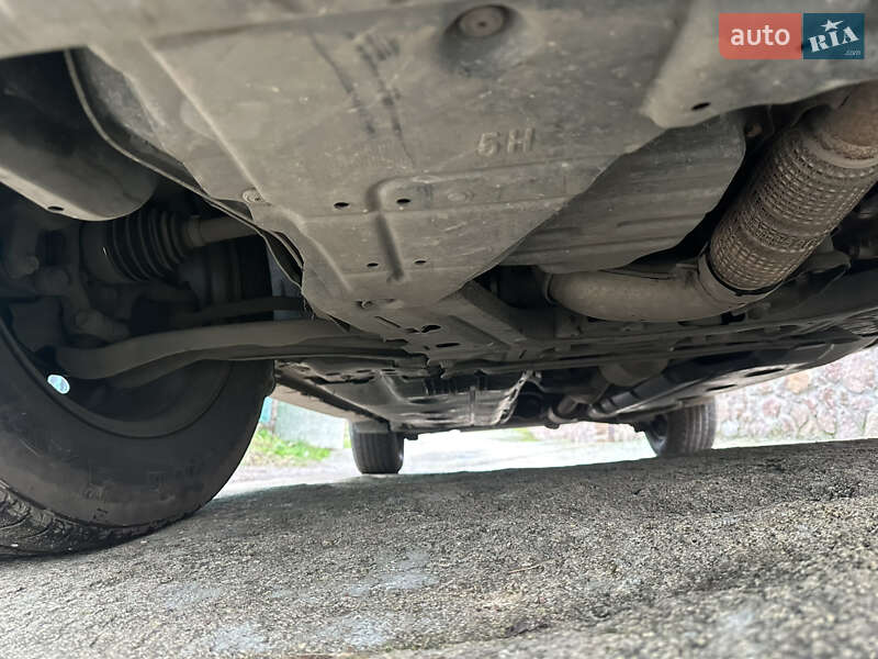 Позашляховик / Кросовер Nissan Rogue 2016 в Коростені