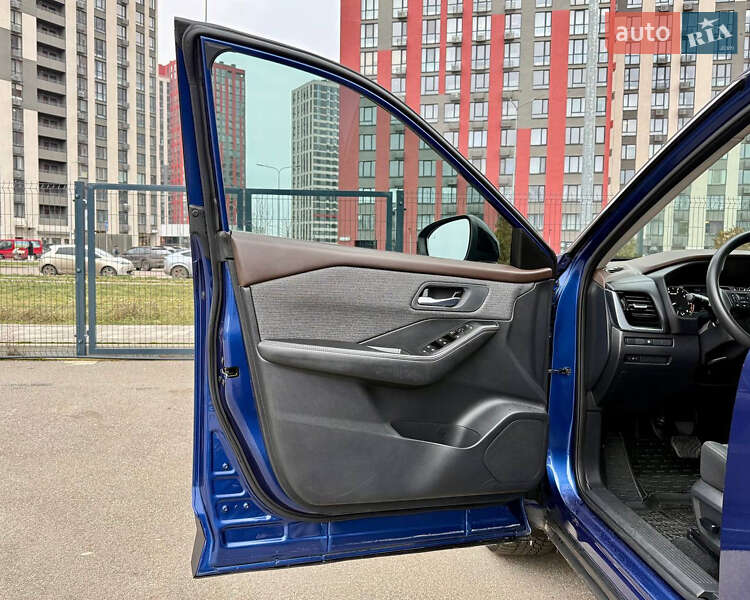 Внедорожник / Кроссовер Nissan Rogue 2020 в Киеве