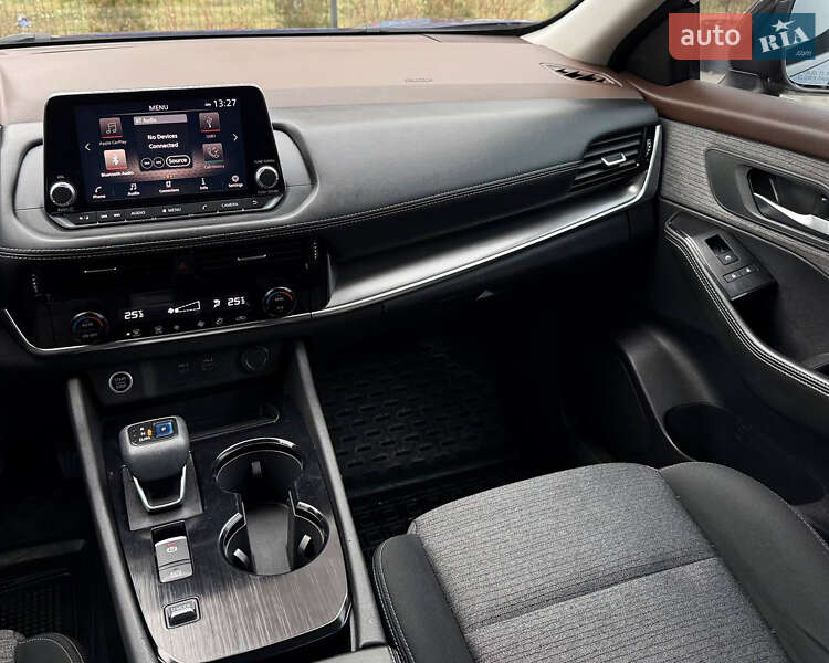 Внедорожник / Кроссовер Nissan Rogue 2020 в Киеве