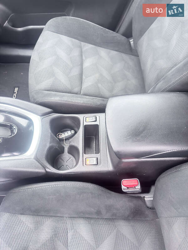 Позашляховик / Кросовер Nissan Rogue 2015 в Лубнах фото 15 Позашляховик / Кросовер Nissan Rogue 2015 в Лубнах