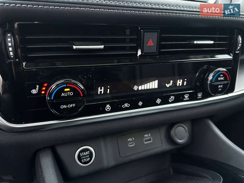 Внедорожник / Кроссовер Nissan Rogue 2021 в Харькове