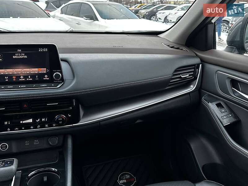 Внедорожник / Кроссовер Nissan Rogue 2021 в Харькове