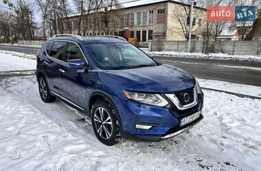Позашляховик / Кросовер Nissan Rogue 2017 в Долині
