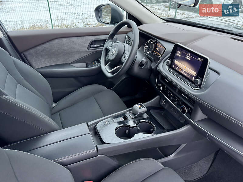 Внедорожник / Кроссовер Nissan Rogue 2023 в Киеве