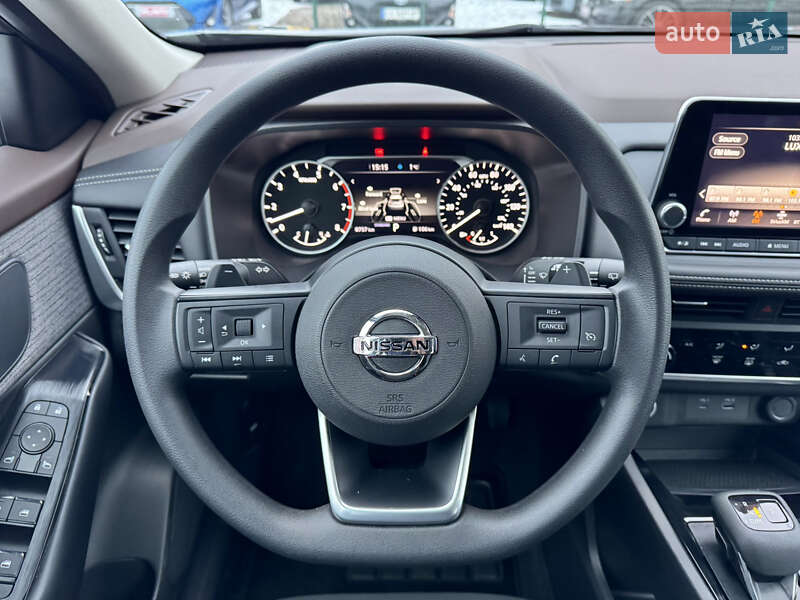 Внедорожник / Кроссовер Nissan Rogue 2023 в Киеве