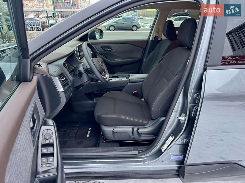 Внедорожник / Кроссовер Nissan Rogue 2023 в Киеве
