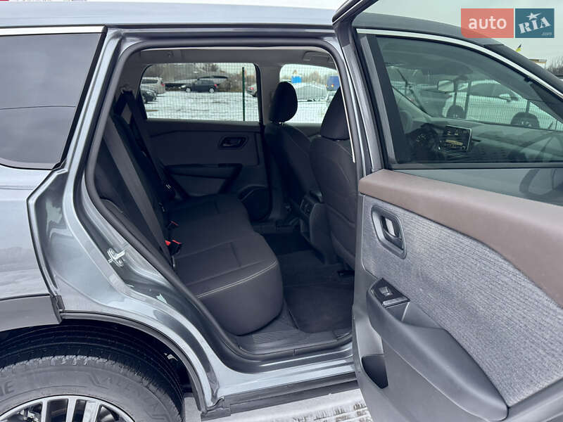 Внедорожник / Кроссовер Nissan Rogue 2023 в Киеве