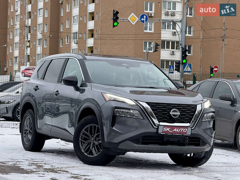 Внедорожник / Кроссовер Nissan Rogue 2023 в Киеве