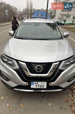 Позашляховик / Кросовер Nissan Rogue 2017 в Новомосковську