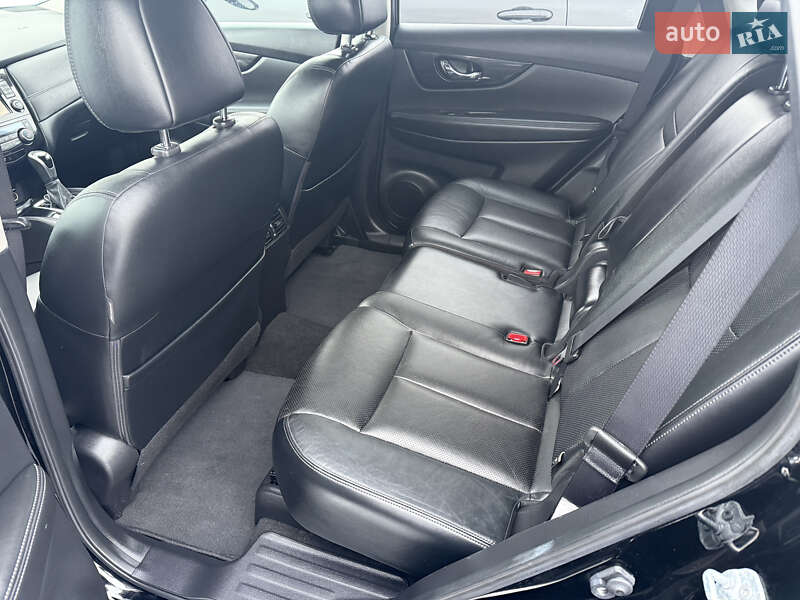 Позашляховик / Кросовер Nissan Rogue 2017 в Полтаві