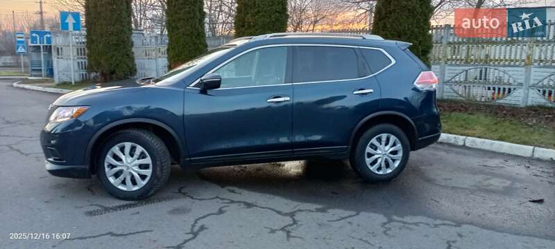 Внедорожник / Кроссовер Nissan Rogue 2015 в Ровно