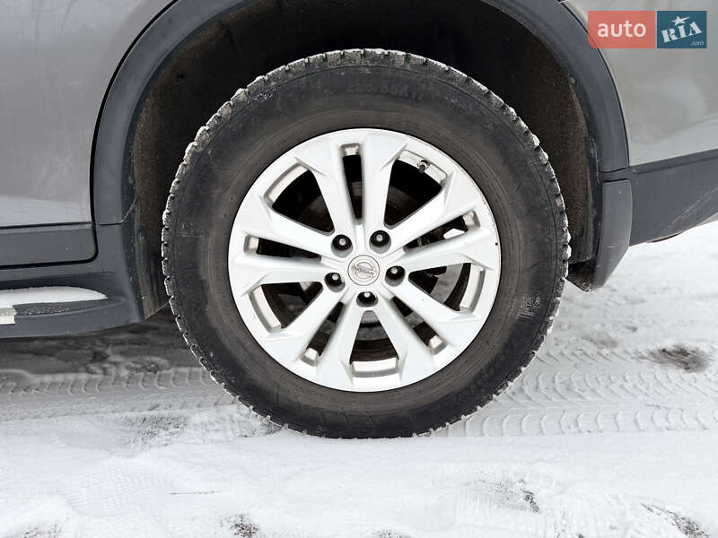 Позашляховик / Кросовер Nissan Rogue 2014 в Володимирі