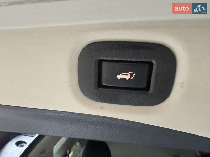 Позашляховик / Кросовер Nissan Rogue 2018 в Києві