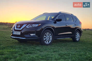 Внедорожник / Кроссовер Nissan Rogue 2017 в Кропивницком