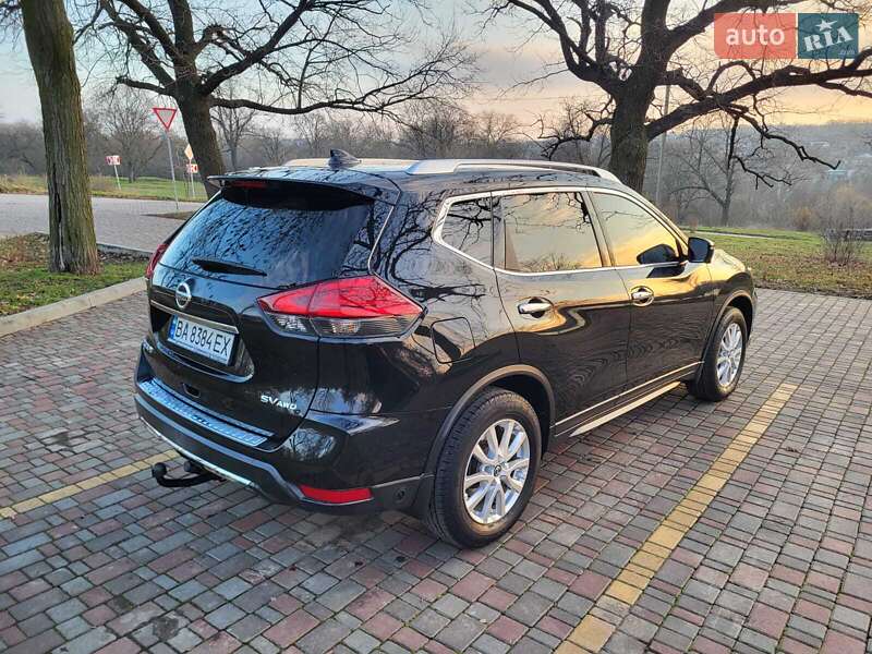 Внедорожник / Кроссовер Nissan Rogue 2017 в Кропивницком