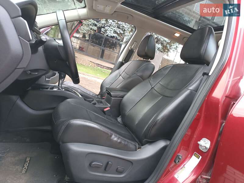 Позашляховик / Кросовер Nissan Rogue 2014 в Одесі