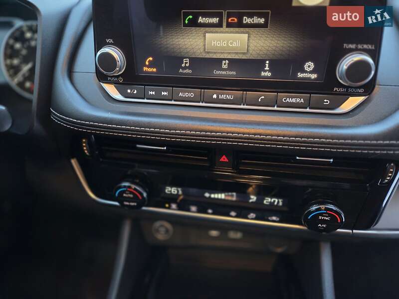 Внедорожник / Кроссовер Nissan Rogue 2021 в Тернополе