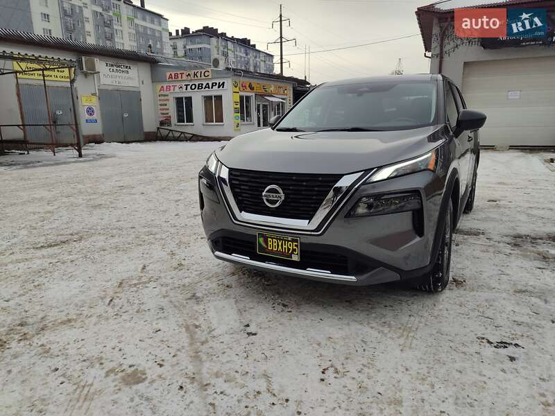 Позашляховик / Кросовер Nissan Rogue 2021 в Івано-Франківську