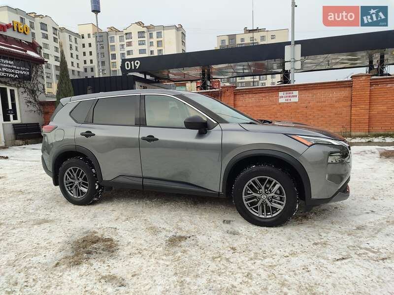 Позашляховик / Кросовер Nissan Rogue 2021 в Івано-Франківську