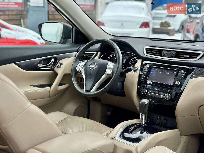 Позашляховик / Кросовер Nissan Rogue 2016 в Києві