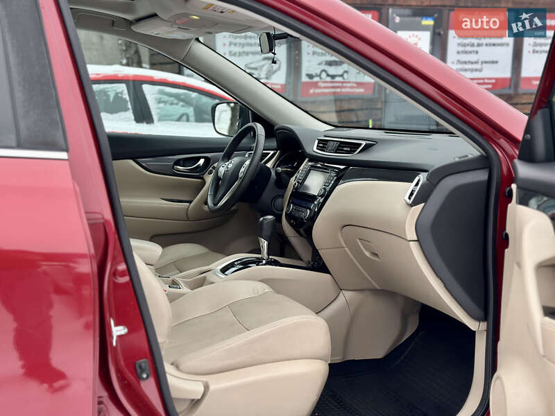 Позашляховик / Кросовер Nissan Rogue 2016 в Києві