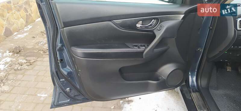 Внедорожник / Кроссовер Nissan Rogue 2015 в Здолбунове