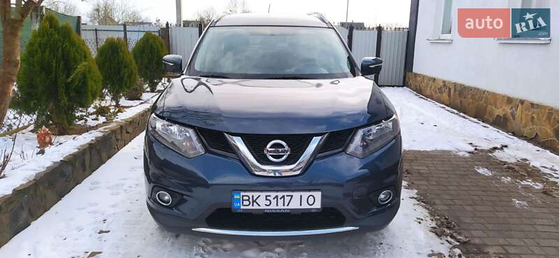 Внедорожник / Кроссовер Nissan Rogue 2015 в Здолбунове