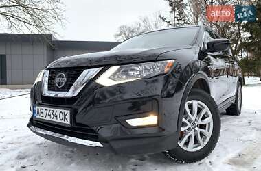 Внедорожник / Кроссовер Nissan Rogue 2017 в Кривом Роге