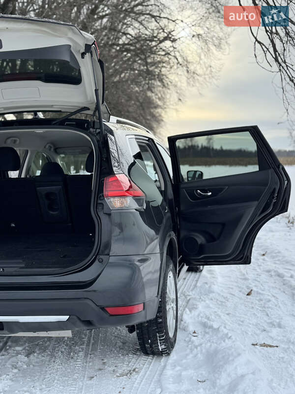 Внедорожник / Кроссовер Nissan Rogue 2016 в Киеве