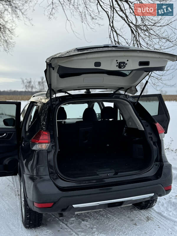 Внедорожник / Кроссовер Nissan Rogue 2016 в Киеве