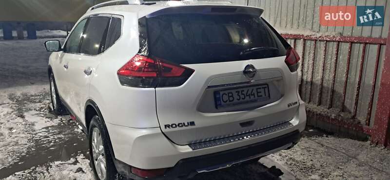 Внедорожник / Кроссовер Nissan Rogue 2017 в Чернигове